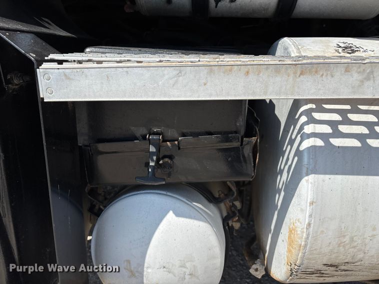 image for item ED2243 2003 Mack Vision Dump Truck