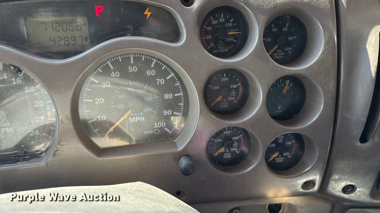 image for item ED2243 2003 Mack Vision Dump Truck