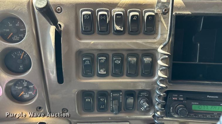 image for item ED2243 2003 Mack Vision Dump Truck