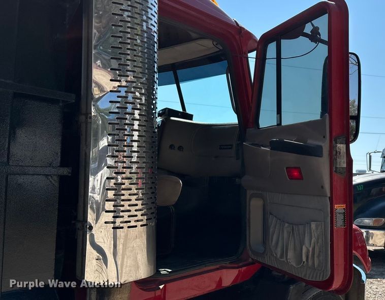 image for item ED2243 2003 Mack Vision Dump Truck