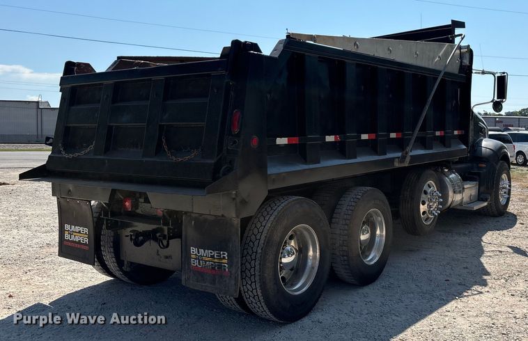 image for item ED2244 2007 Peterbilt 386 dump truck
