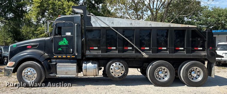 image for item ED2244 2007 Peterbilt 386 dump truck