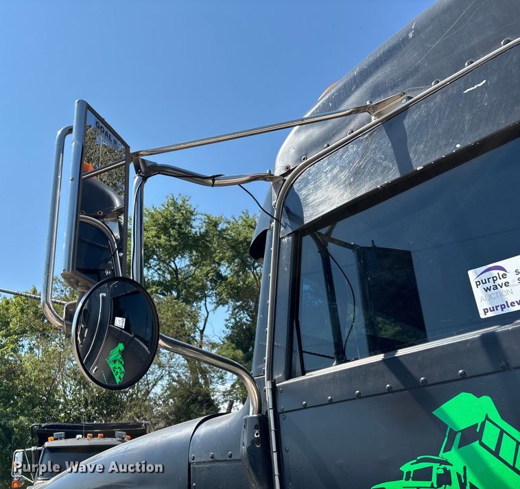 image for item ED2244 2007 Peterbilt 386 dump truck