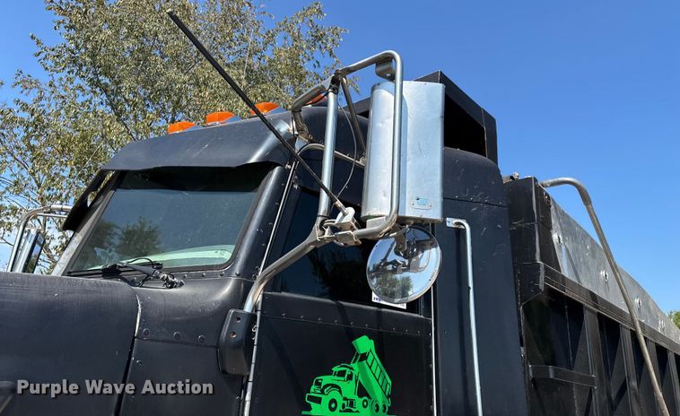image for item ED2244 2007 Peterbilt 386 dump truck