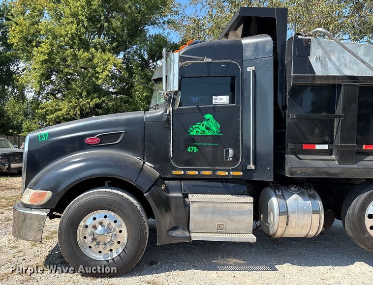 image for item ED2244 2007 Peterbilt 386 dump truck
