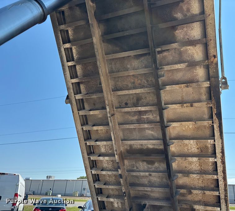 image for item ED2244 2007 Peterbilt 386 dump truck