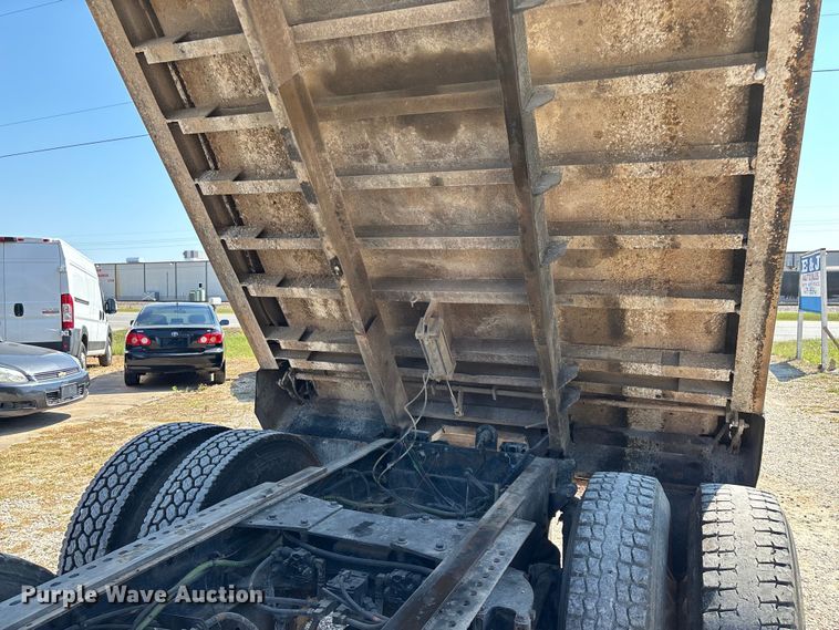 image for item ED2244 2007 Peterbilt 386 dump truck