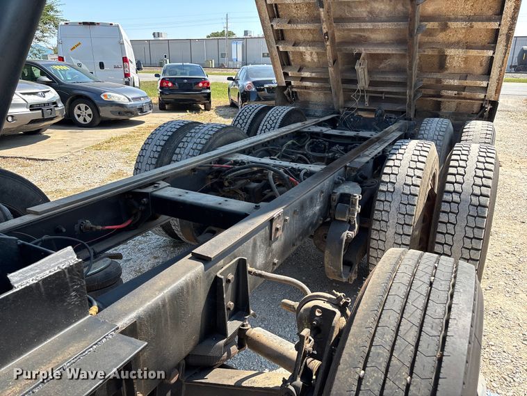 image for item ED2244 2007 Peterbilt 386 dump truck