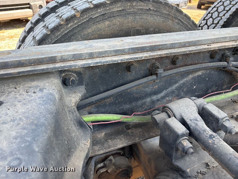 image for item ED2244 2007 Peterbilt 386 dump truck