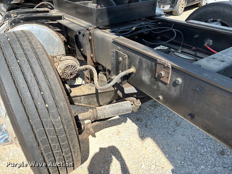 image for item ED2244 2007 Peterbilt 386 dump truck