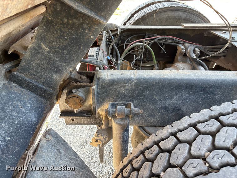 image for item ED2244 2007 Peterbilt 386 dump truck