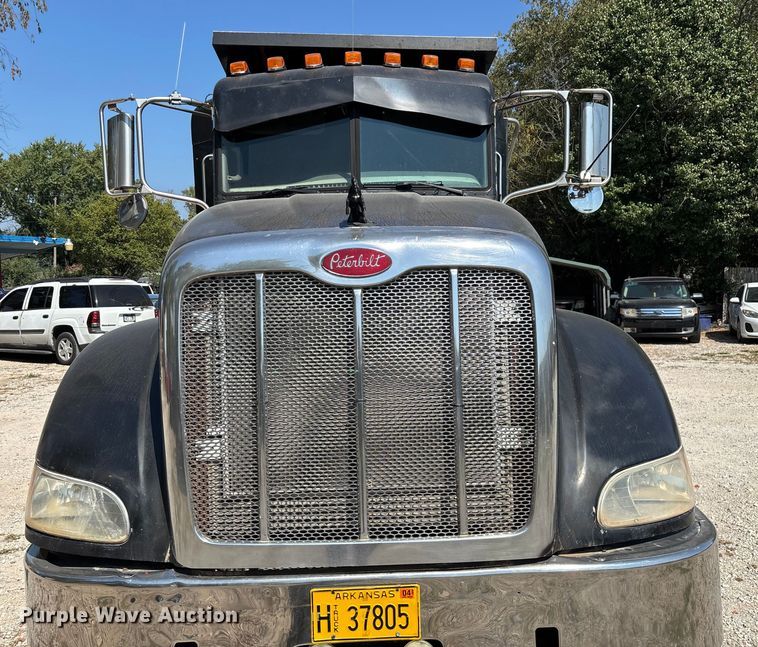 image for item ED2244 2007 Peterbilt 386 dump truck