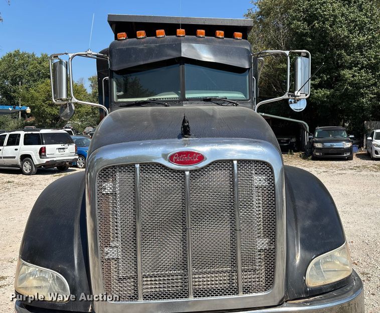 image for item ED2244 2007 Peterbilt 386 dump truck