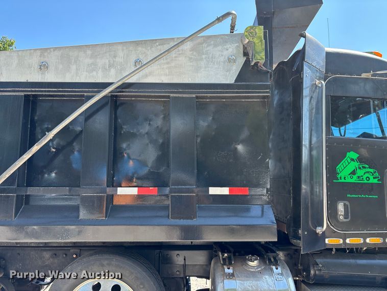 image for item ED2244 2007 Peterbilt 386 dump truck