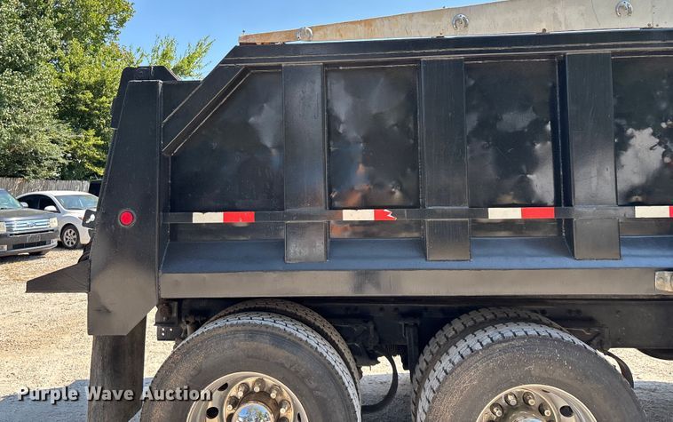 image for item ED2244 2007 Peterbilt 386 dump truck