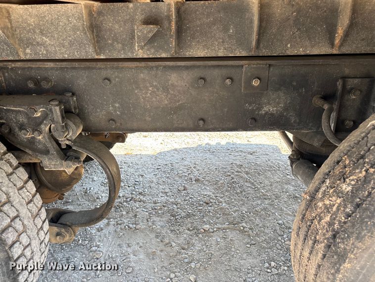 image for item ED2244 2007 Peterbilt 386 dump truck