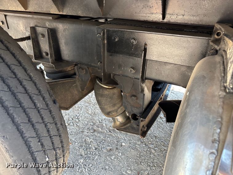 image for item ED2244 2007 Peterbilt 386 dump truck