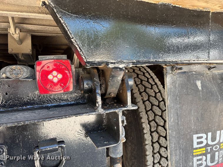 image for item ED2244 2007 Peterbilt 386 dump truck