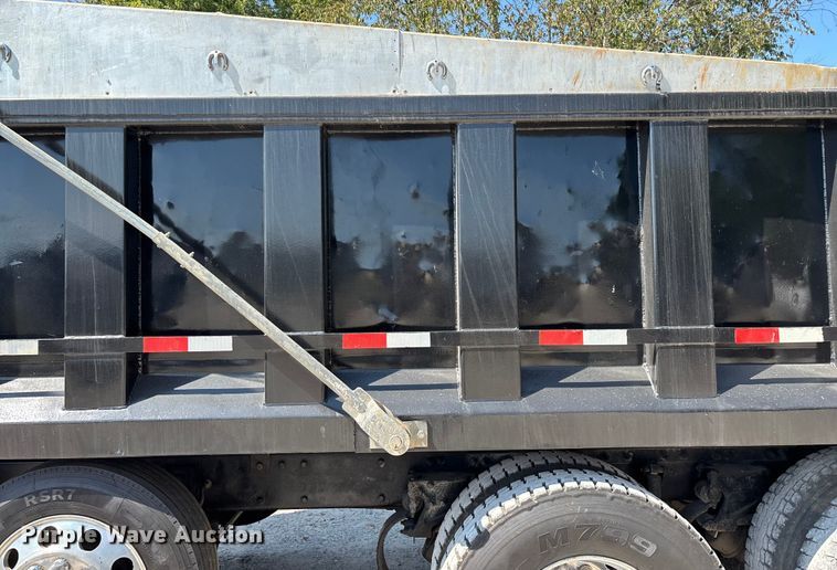 image for item ED2244 2007 Peterbilt 386 dump truck