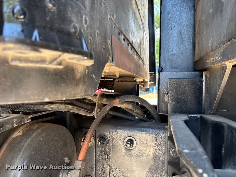 image for item ED2244 2007 Peterbilt 386 dump truck