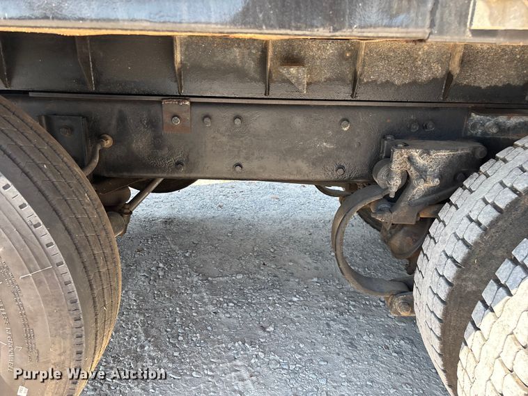 image for item ED2244 2007 Peterbilt 386 dump truck