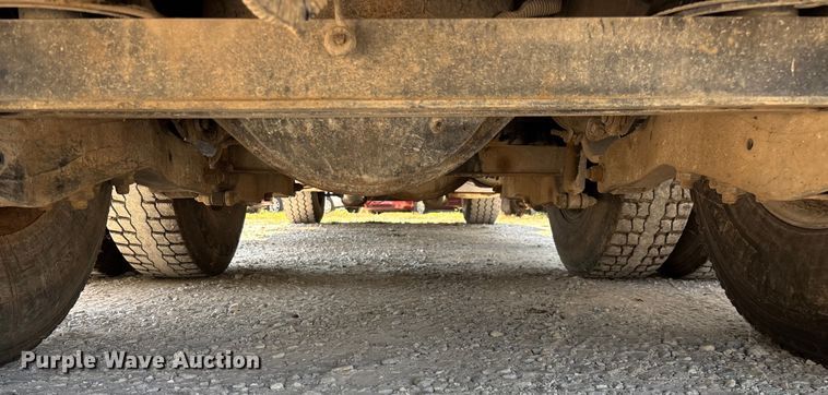 image for item ED2244 2007 Peterbilt 386 dump truck