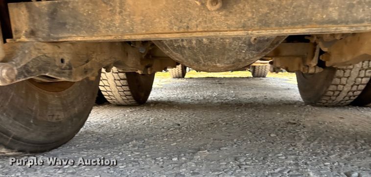 image for item ED2244 2007 Peterbilt 386 dump truck