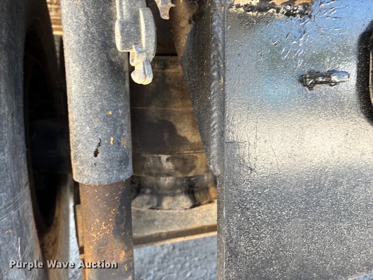 image for item ED2244 2007 Peterbilt 386 dump truck