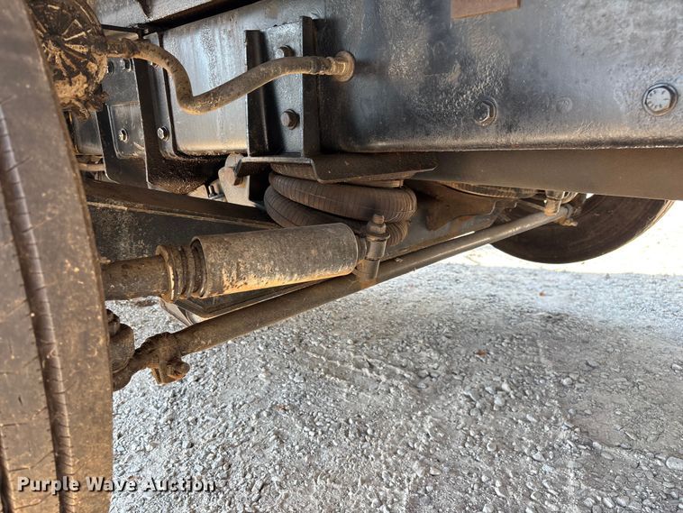 image for item ED2244 2007 Peterbilt 386 dump truck