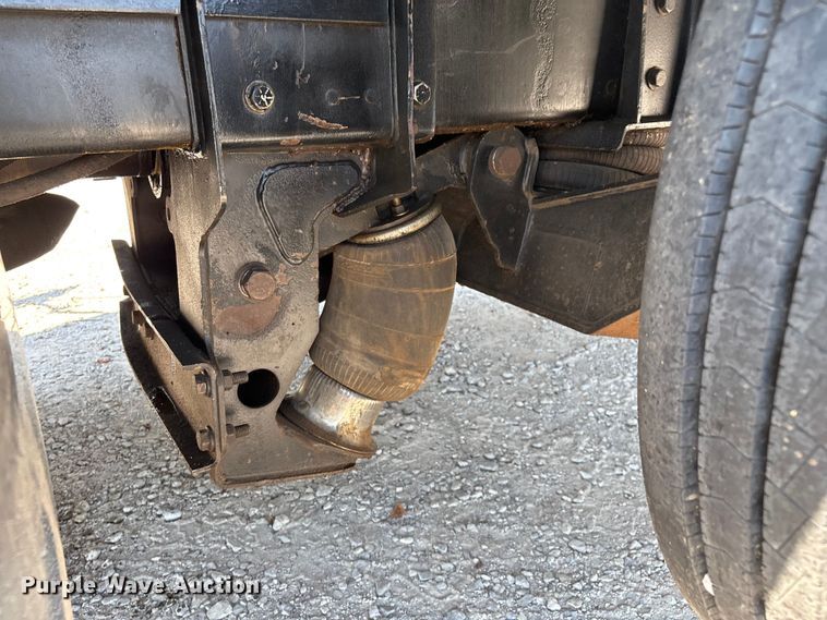 image for item ED2244 2007 Peterbilt 386 dump truck