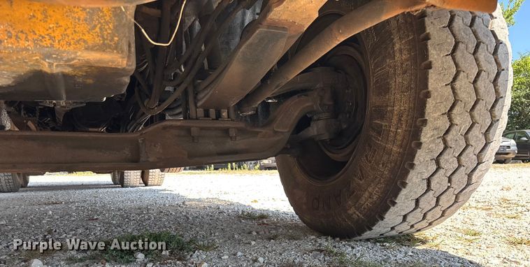 image for item ED2244 2007 Peterbilt 386 dump truck