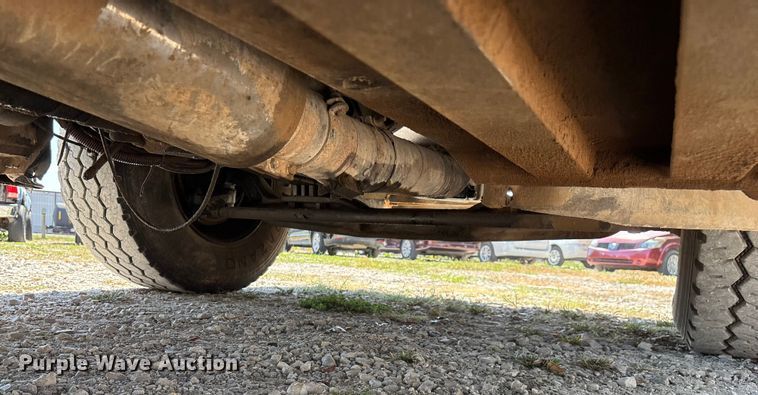 image for item ED2244 2007 Peterbilt 386 dump truck