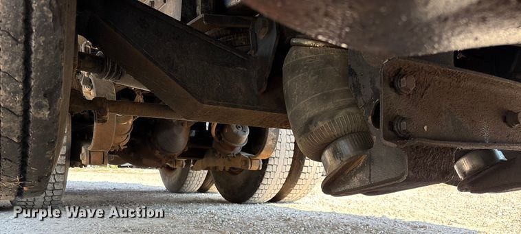 image for item ED2244 2007 Peterbilt 386 dump truck