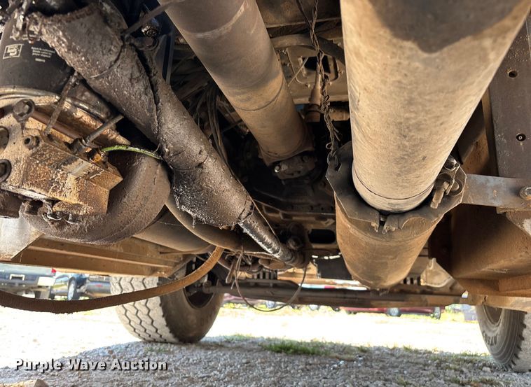 image for item ED2244 2007 Peterbilt 386 dump truck