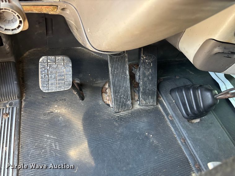 image for item ED2244 2007 Peterbilt 386 dump truck