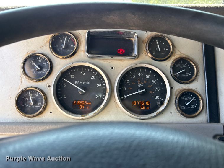 image for item ED2244 2007 Peterbilt 386 dump truck