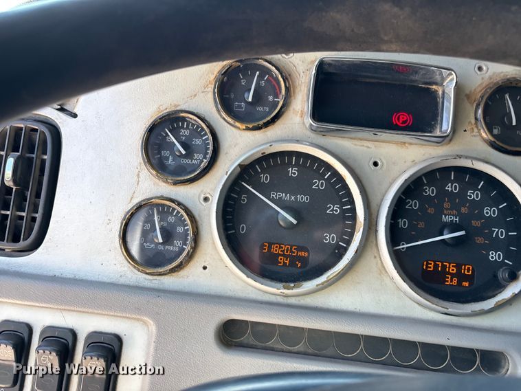 image for item ED2244 2007 Peterbilt 386 dump truck