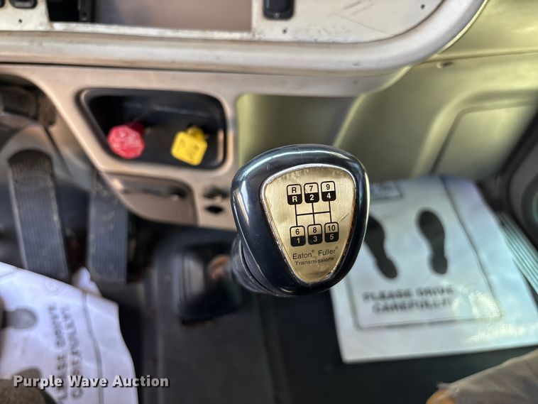 image for item ED2244 2007 Peterbilt 386 dump truck