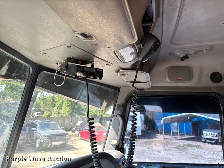 image for item ED2244 2007 Peterbilt 386 dump truck