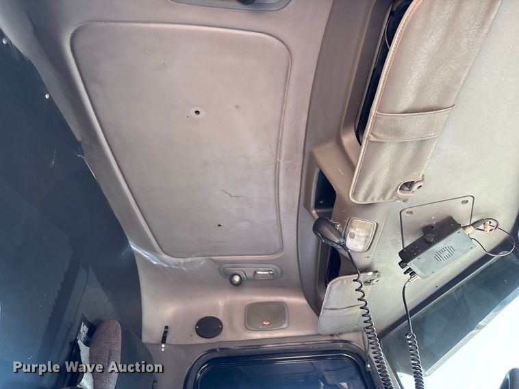 image for item ED2244 2007 Peterbilt 386 dump truck