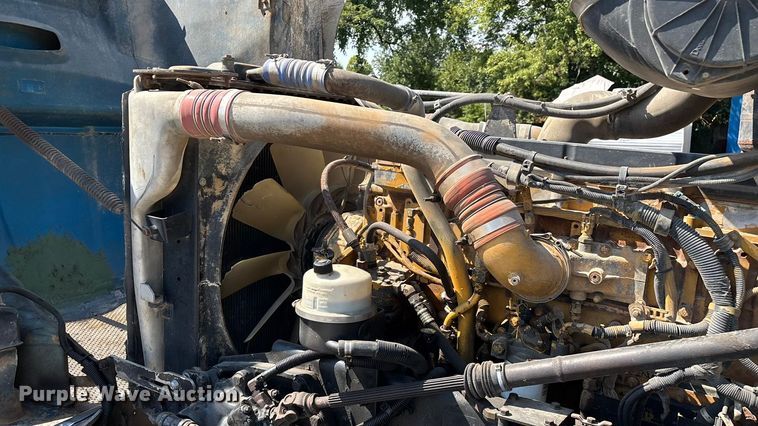 image for item ED2244 2007 Peterbilt 386 dump truck