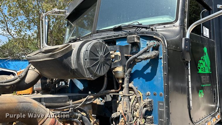 image for item ED2244 2007 Peterbilt 386 dump truck