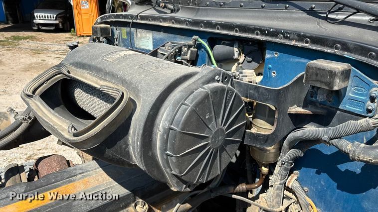 image for item ED2244 2007 Peterbilt 386 dump truck