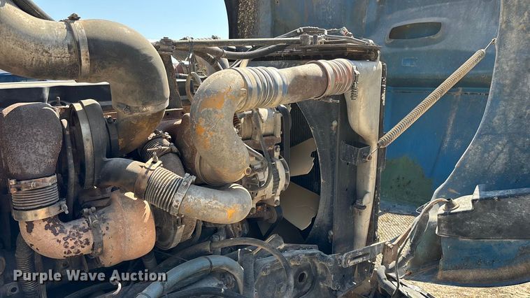 image for item ED2244 2007 Peterbilt 386 dump truck