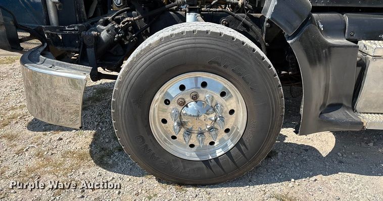 image for item ED2244 2007 Peterbilt 386 dump truck