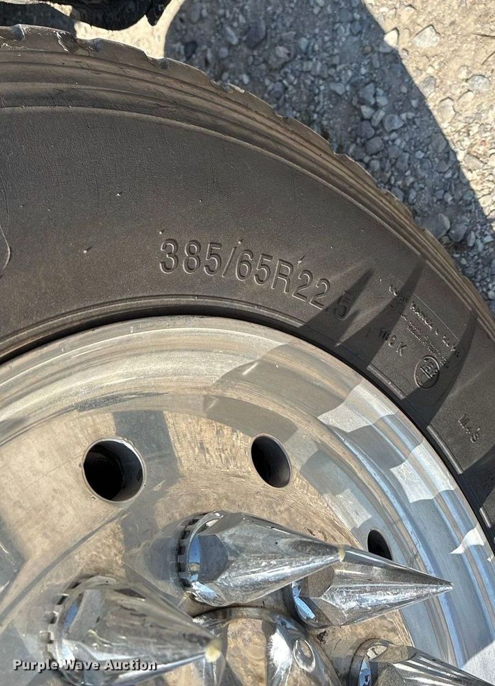 image for item ED2244 2007 Peterbilt 386 dump truck