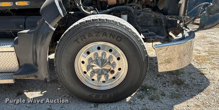 image for item ED2244 2007 Peterbilt 386 dump truck