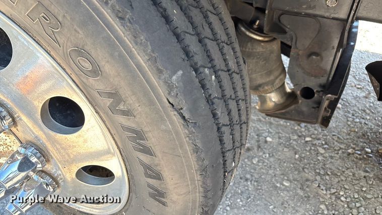 image for item ED2244 2007 Peterbilt 386 dump truck