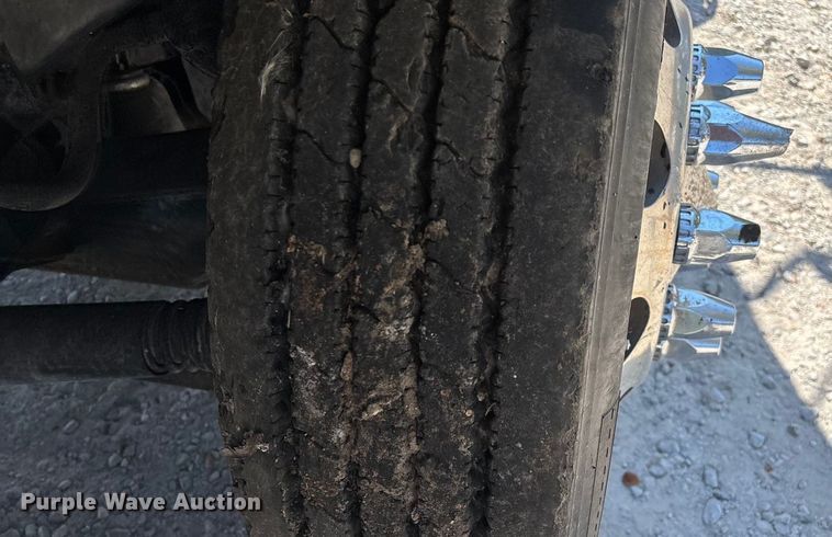 image for item ED2244 2007 Peterbilt 386 dump truck