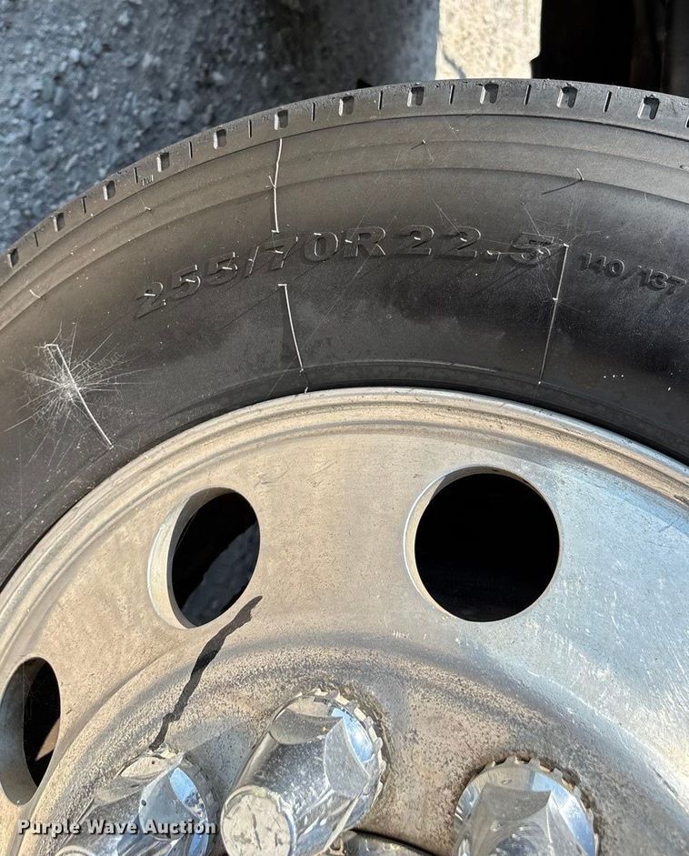 image for item ED2244 2007 Peterbilt 386 dump truck